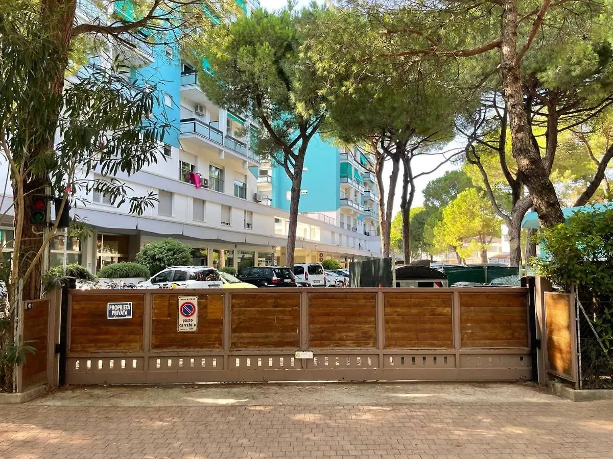 Centro Milano Marittima 2 Camere + Posto Auto 0*,  Italy